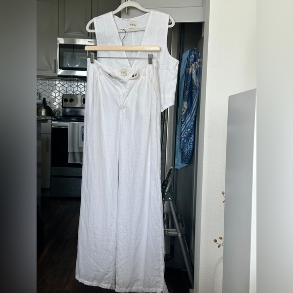 DISSH white Linen Vest & Norah Pants Set
Both pants and vest are included- - Picture 8 of 13